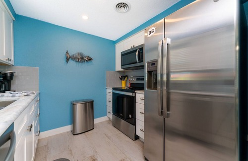 Englewood Villa | Seaglass Inn at the Beach Shack Just one block from the beach!