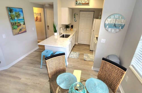 Iona Condo | Serene 1br Courtyard Condo in Fort Myers with AC