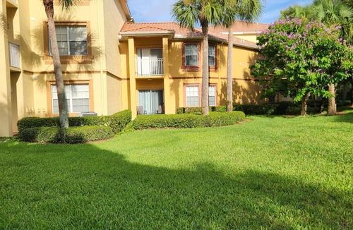 Iona Condo | Serene 1br Courtyard Condo in Fort Myers with AC