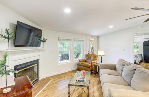 Cleveland House | Serene Cabin w/Pond & Creek on South Saluda River