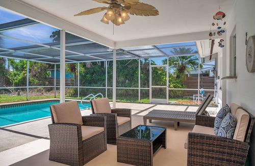 West Bradenton House | Serene Cove with heated pool + spacious yard near beaches