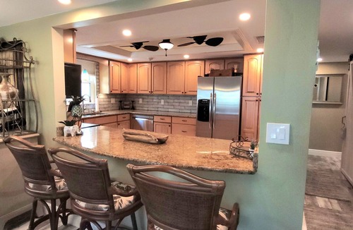 Siesta Key Condo | Serenity @ Midnight Pass Inlet 28' Boat Dock/Fishing, 5 Min Beach Walk & More!