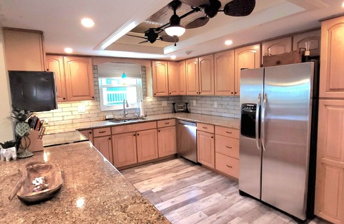 Siesta Key Condo | Serenity @ Midnight Pass Inlet 28' Boat Dock/Fishing, 5 Min Beach Walk & More!