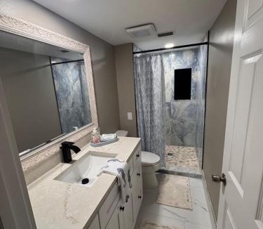 East Lake Woodlands Apartment | Short drive to Honeymoon Island with Heated Pool