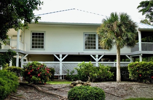 The Dunes House | Simply Wonderful 3-Bedroom Sanibel Home With A Pool In The Dunes