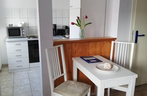 Mucheln House | Single room-Classic-Private Bathroom-Street View