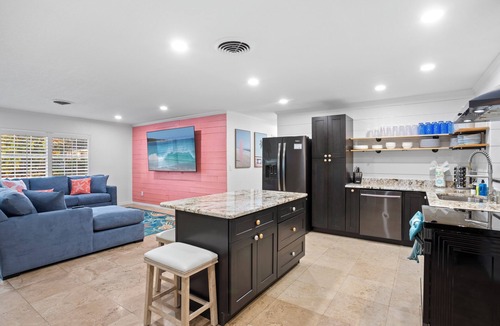 West Bradenton House | Sleeps 18 + Private Pool+Pickleball+Hot Tub + Near Beach & IMG
