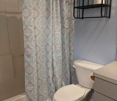Englewood East Apartment | Snowbirds escape & vacation gateway #b