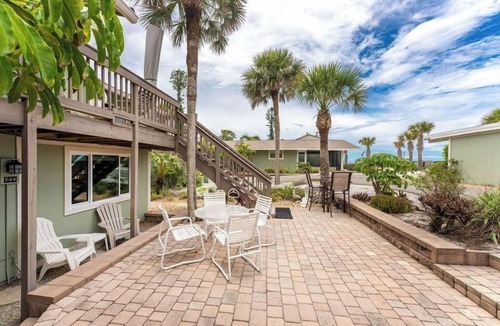 Manasota Key Villa | Soak up the Sun on your large patio with the Gulf view