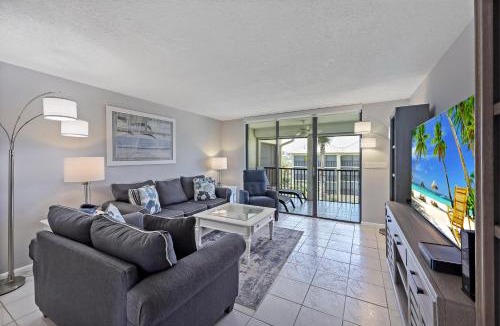 Marco Island House | South end condo with pool/spa and steps to beach