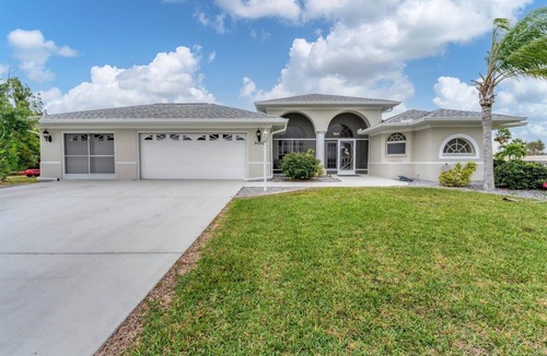 South Gulf Cove House | South Gulf Cove 3 Bedroom Private Pool Canal Home