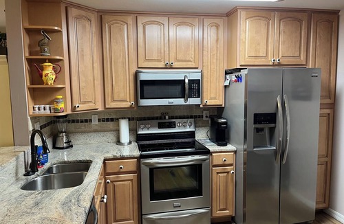 Iona Condo | Spacious 3-bedroom condo with pool/fitness center in lovely Fort Myers