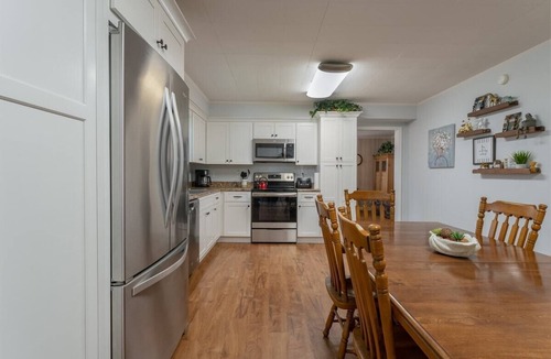 Brevard House | Spacious 4BR getaway in downtown Brevard, perfect for family adventures!