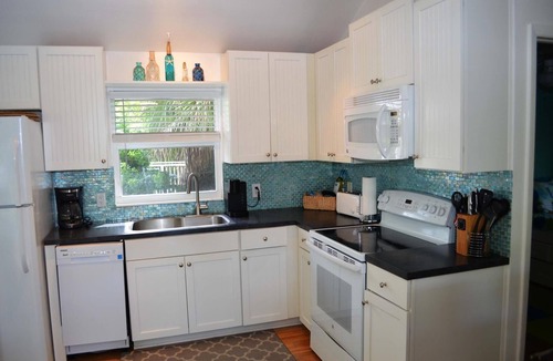 North Captiva Cottage | Spacious "Crab Cakes" Cottage on N. Captiva with GolfCart, Starlink and new AC