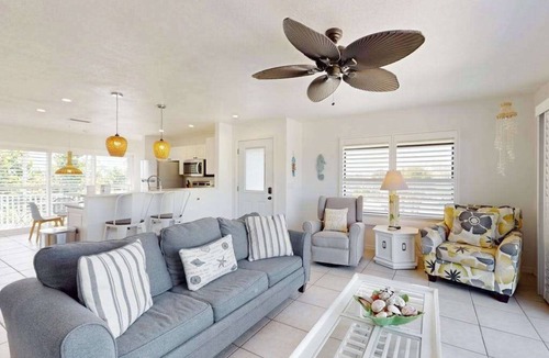 Englewood Condo | Spacious Duplex with two kitchens, W/D, and WiFi throughout