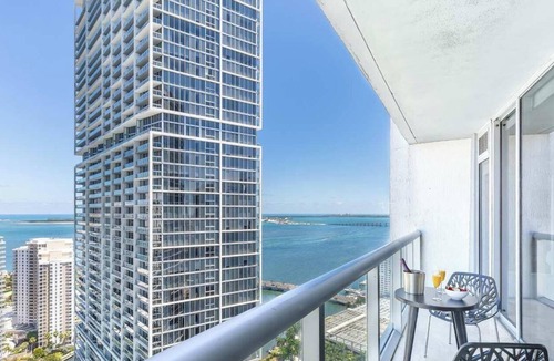 Downtown Miami Apartment | Spacious Family Suite | Walk to Brickell City
