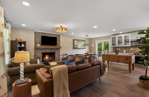 Greer House | Spacious Multi-Home Estate, Sleeps 29, Reunion & Event Friendly