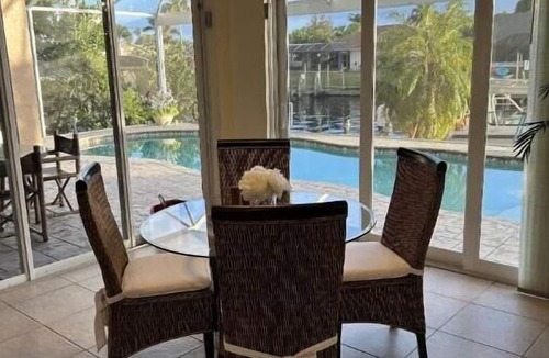Fort Myers House | Spacious “Perfect Cape Escape” in SE Cape Coral ! Pet Friendly!