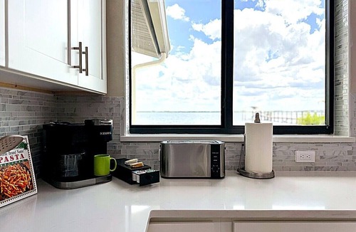 Charlotte Harbor House | Special Event Retreat 5BR 4BA Hot Tub Sleep 16