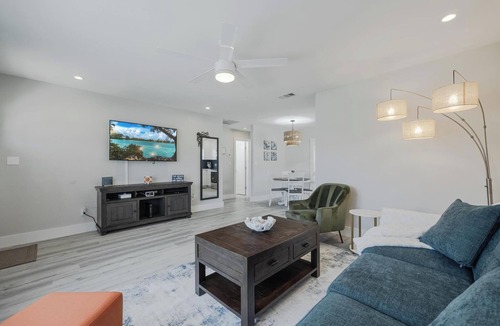 Naples Park Villa | Spectacular 4 bedroom Villa close to beaches in highly desirable Naples Park, FL