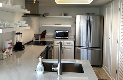 Palm Island Villa | Spectacular Sunset Views from this Comfortable Island Villa A3124A