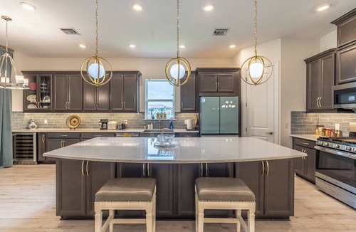 Naples House | Stay at a stylish 3BR retreat in Naples—perfect for families or groups