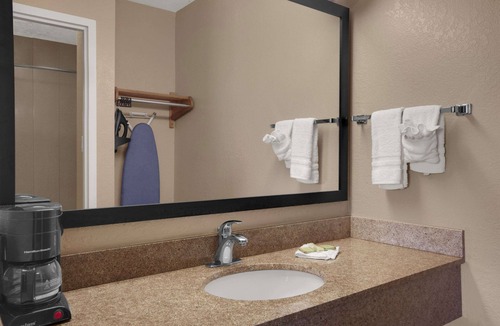 Winkler Hotel | Stay Inn & Suites