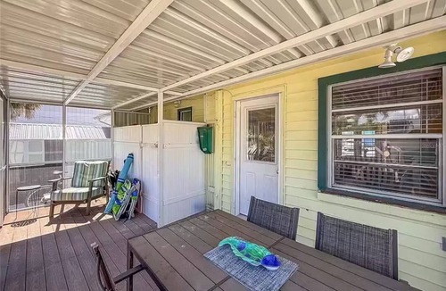 Ilexhurst House | Steps to Beach - Prime Location Beach Bungalow – Beach Gear