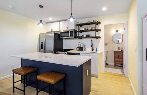 United Central Apartment | Studio - 10 min to St Pete Beach w/Parking - King