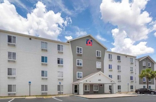 Fort Myers Apartment | Studio 6 Fort Myers|Cozy Full Bed, Nsmk|Kitchen