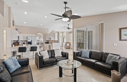 Pelican House | Stunning 3 bedroom waterfront Villa in SW Cape Coral