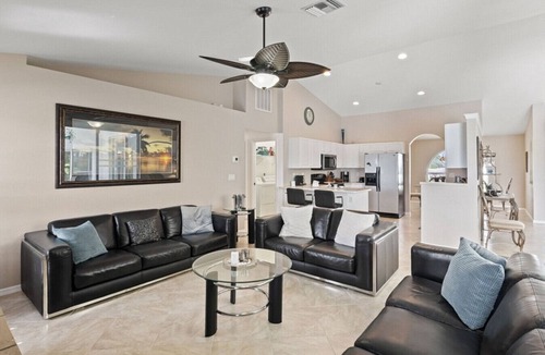 Pelican House | Stunning 3 bedroom waterfront Villa in SW Cape Coral