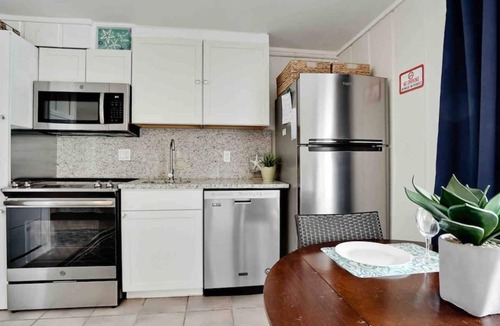 Englewood Villa | Stunning Bay View! Pool & great Manasota Key spot!