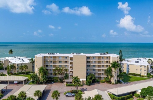 Longboat Key Condo | Stunning gulf front 6th floor Longboat Key Condo with endless views - Once Upon A Tide
