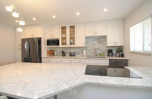 Coquina Sands Condo | STUNNING REMODELED 2/2 CONDO IN THE ELEVEN HUNDRED CLUB AT COQUINA SANDS NAPLES