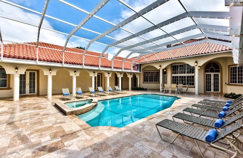 Rural Estates House | Suite Palm Suite in the Knickerbocker Estate of Naples