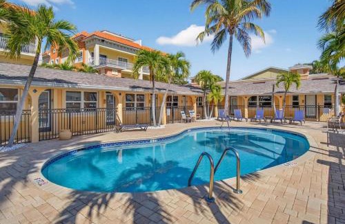 Redington Shores Apartment | Summer Promo for Mondays & Thursdays! - Coconut Villa's Suite 6