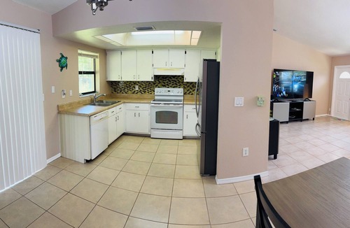 Port Charlotte House | Summertime Vacation Villa Larkspur in Port Charlotte Florida