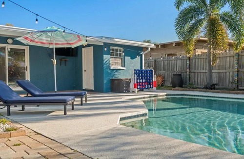 St. Petersburg House | SunKissed Spacious Pool Home with Movie Theatre & Outdoor Oasis