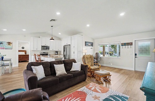 Bonita Springs House | Sunny Bonita Bungalow, Updated, Pet Friendly, Near Beaches & Coconut Point Mall