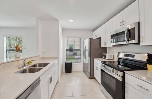 Port Charlotte Apartment | Sunny Escape | Fresh, Modern Townhome Near Beaches