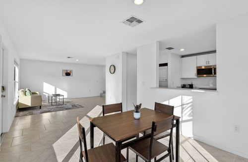 Port Charlotte Apartment | Sunny Escape | Fresh, Modern Townhome Near Beaches