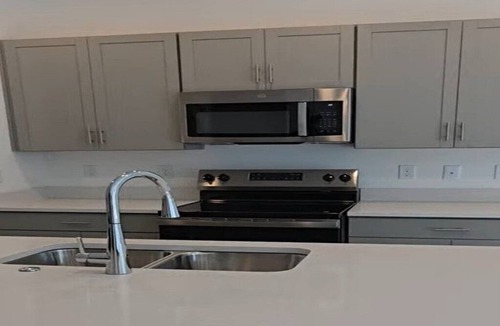 Laurel House | Sunny Nokomis Pool Townhome, 3BR, Near Beach, Kayaking & Legacy Trail near 75
