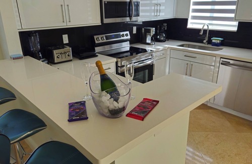 Homestead House | Sunny Oasis with Private Pool, Sunny Oasis with Private Pool