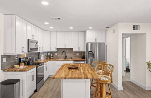 Fort Myers House | Sunrise Getaway | Peaceful N. Fort Myers Home