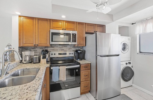 South Island Condo | "SUNSATIONAL" BEACHFRONT CONDO 2BD-2BTH POOL-WIFI, VIEWS-NEWLY DECORATED!