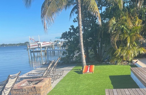 Palmetto House | SUNSET HAVEN-AMAZING VIEWS-WATERFRONT POOL WITH PRIVACY-FISHING-PUTTING GREEN