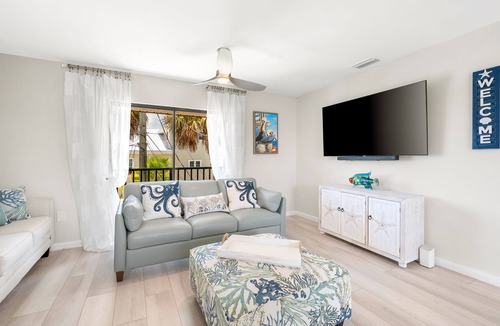 Englewood House | Sunset Rendezvous Beach Condo Upper Unit #241 Manasota Key