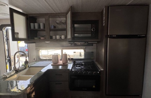 Warm Mineral Springs House | Sunset Salem Luxury RV