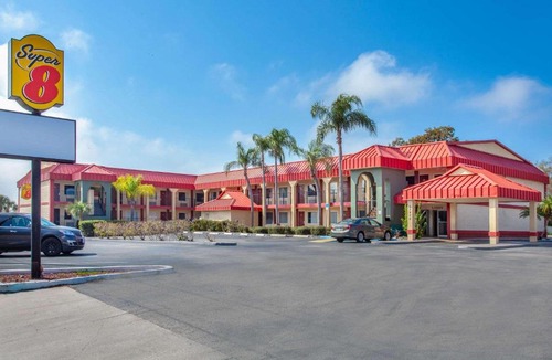 Clearwater Hotel | Super 8 by Wyndham Clearwater/US Hwy 19 N